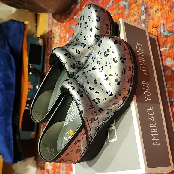Dansko Shoes - Dansko Grey leopard clogs size 37